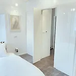 Superbe - Port Apartment